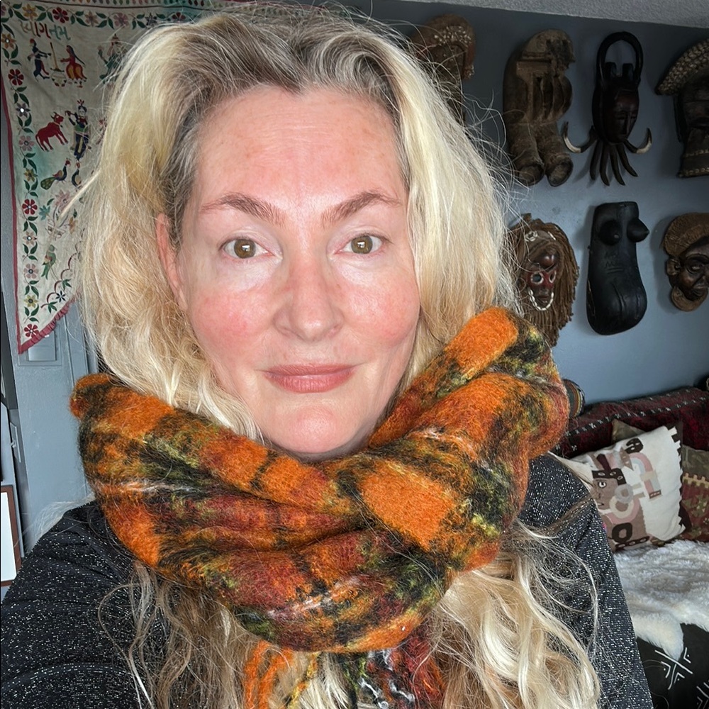 Gorgeous fall colors long scarf. Orange, burnt orange, forrest green. No tags.